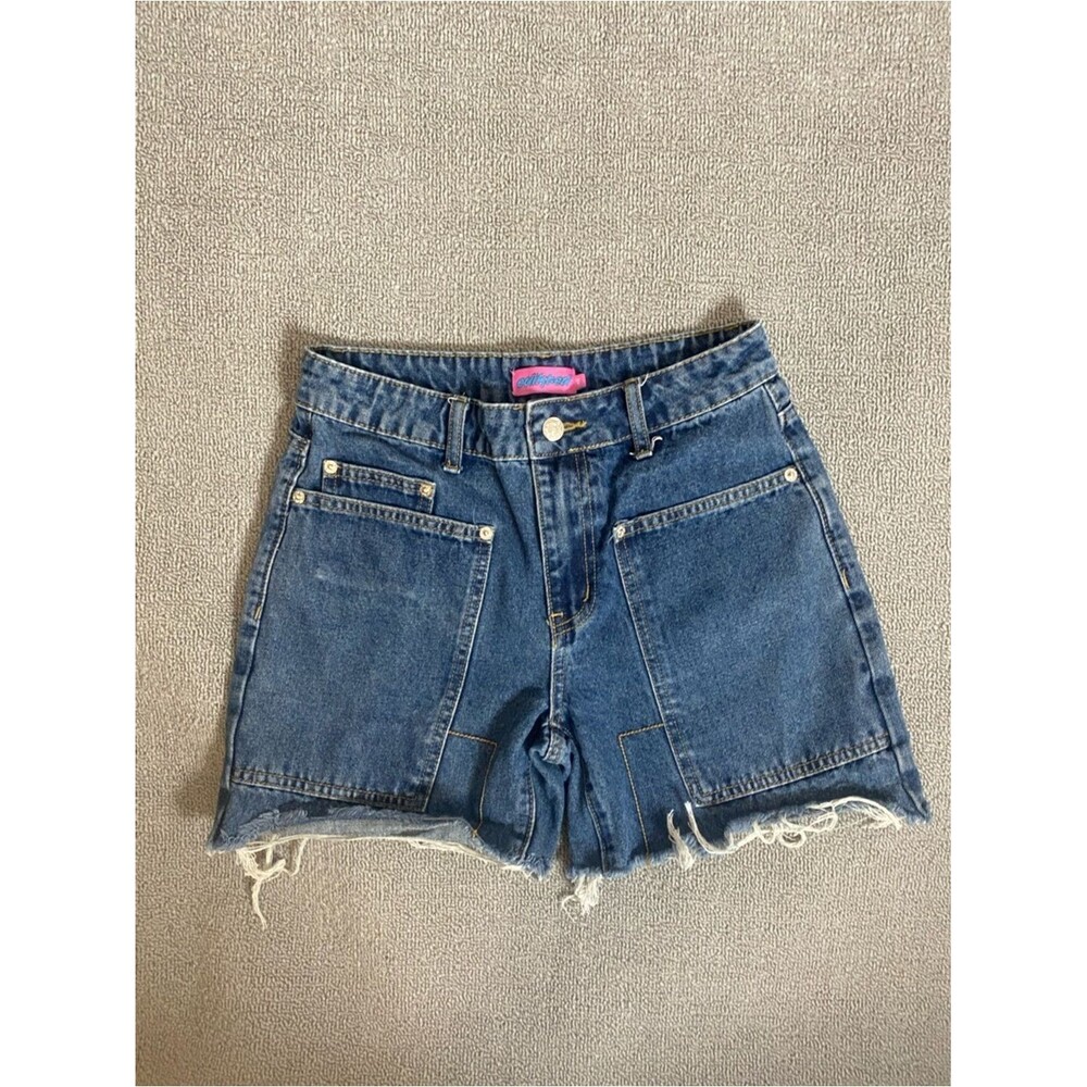 Edikted Vintage 90’s Style High Waisted Cut Off Streetwear Skater Denim Shorts